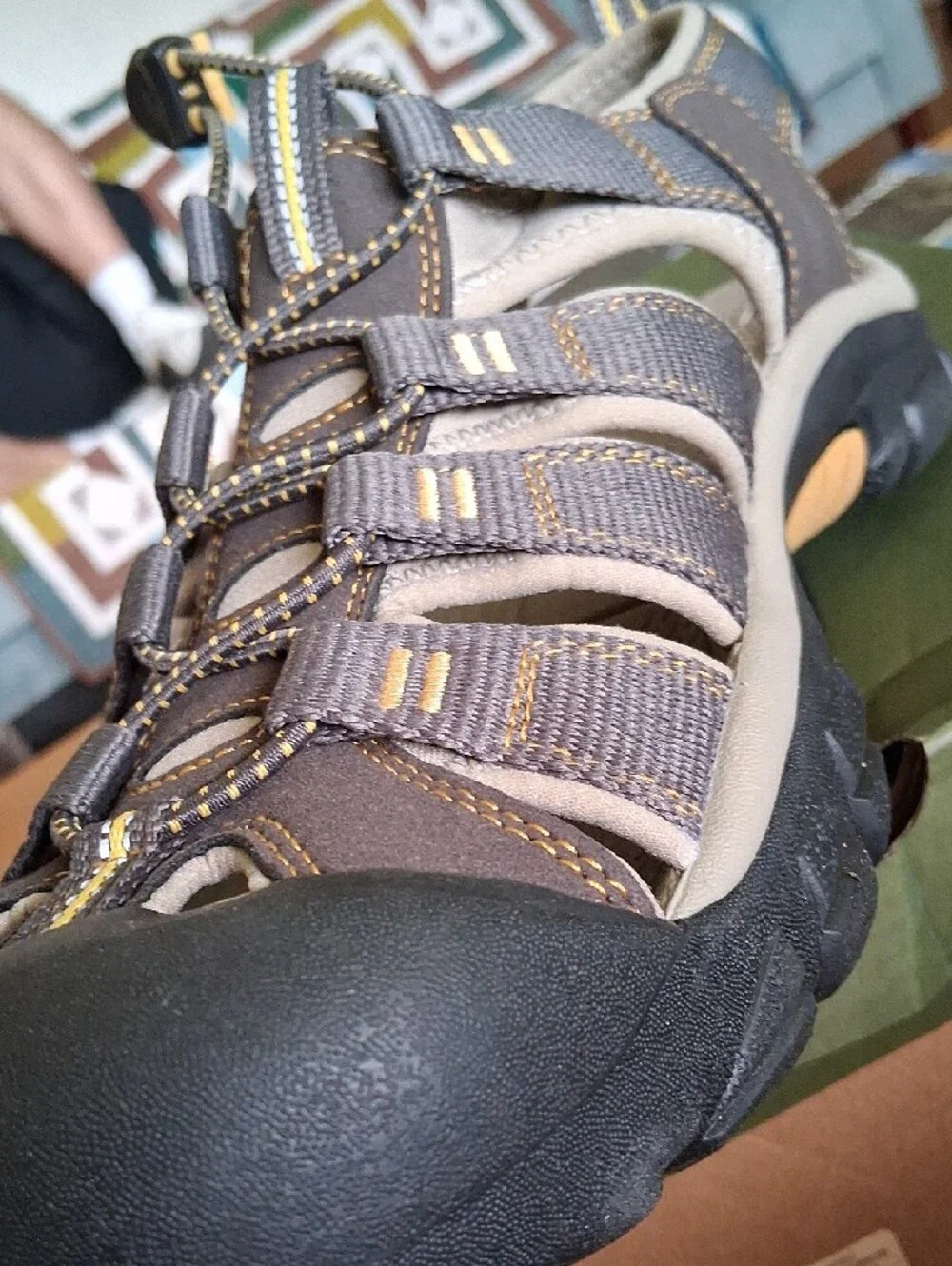 Keen brand box